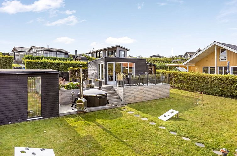 Vakantiehuis "Arnia" - 250m from the sea