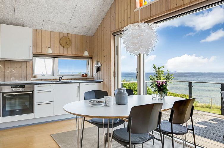 Vakantiehuis "Majbritt" - 50m from the sea