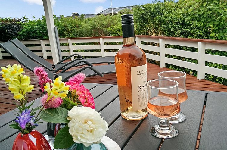 Vakantiehuis "Stenkil" - 250m from the sea