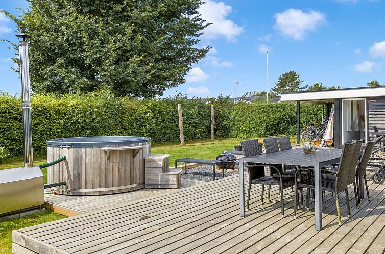 Vakantiehuis "Adia" - 500m from the sea