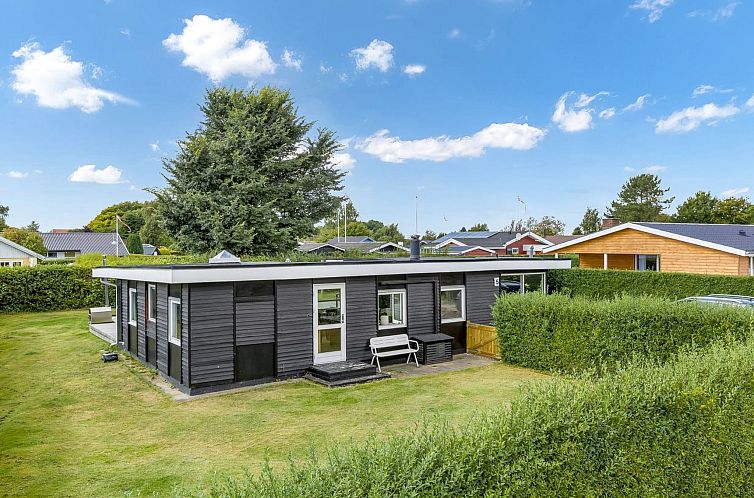 Vakantiehuis "Adia" - 500m from the sea