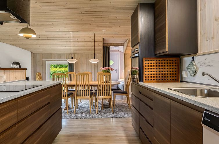 Vakantiehuis "Irlin" - 850m from the sea