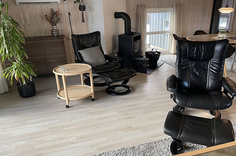 Vakantiehuis "Irlin" - 850m from the sea