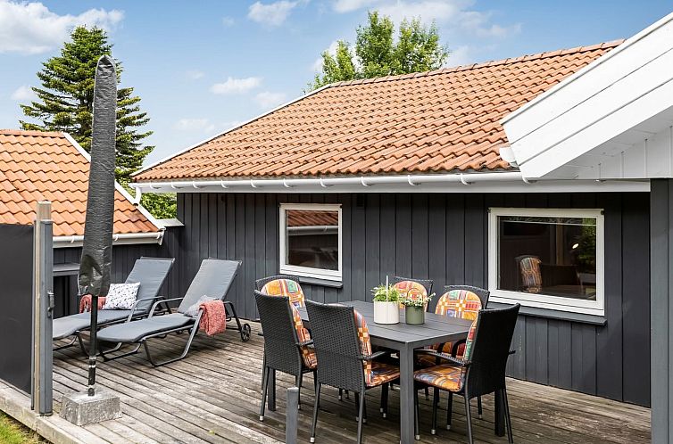 Vakantiehuis "Irlin" - 850m from the sea