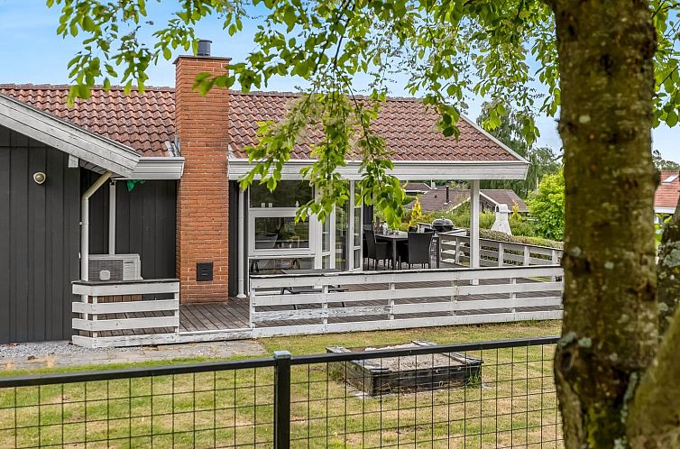 Vakantiehuis "Joonatan" - 900m from the sea