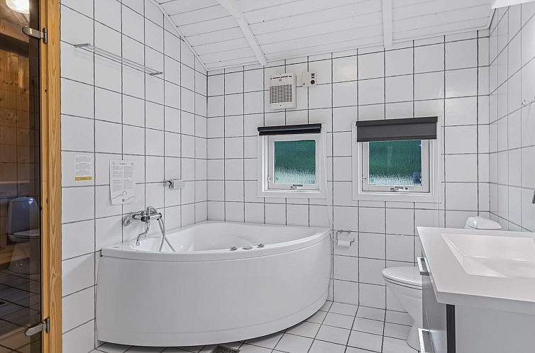 Vakantiehuis "Joonatan" - 900m from the sea