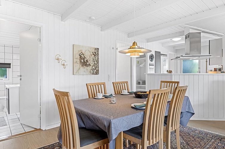 Vakantiehuis "Joonatan" - 900m from the sea