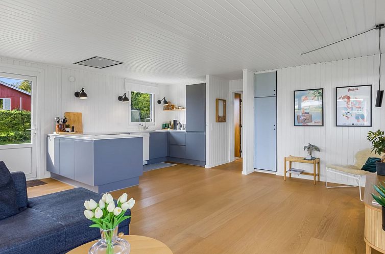 Vakantiehuis "Hubertina" - 75m from the sea