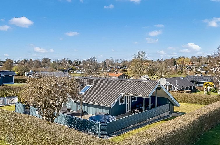 Vakantiehuis "Aika" - 450m from the sea