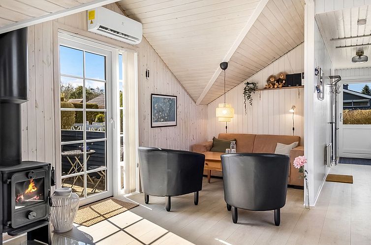 Vakantiehuis "Aika" - 450m from the sea