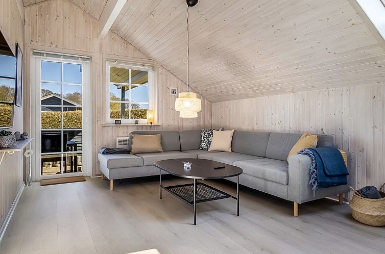Vakantiehuis "Aika" - 450m from the sea