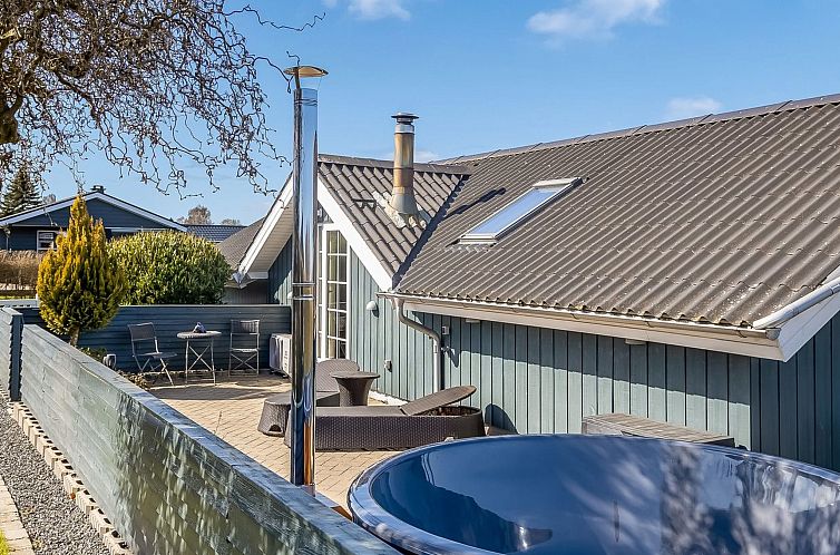 Vakantiehuis "Aika" - 450m from the sea