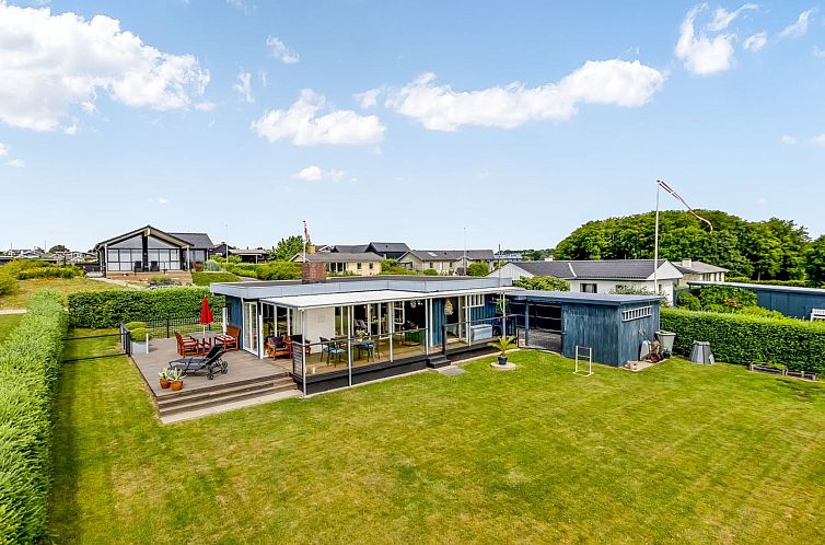 Vakantiehuis "Nielsine" - 250m from the sea