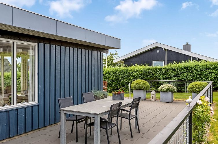 Vakantiehuis "Nielsine" - 250m from the sea