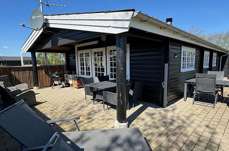 Vakantiehuis "Reimund" - 400m from the sea