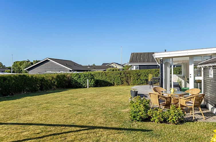 Vakantiehuis "Raymond" - 175m from the sea
