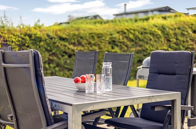 Vakantiehuis "Arnia" - 250m from the sea