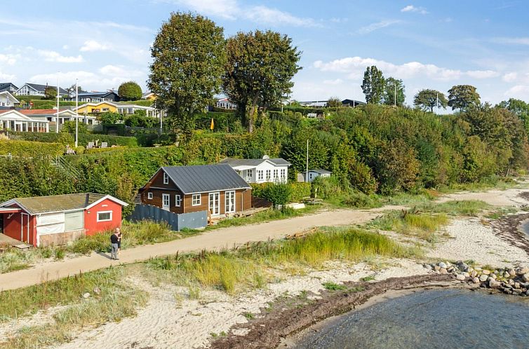 Vakantiehuis "Drifa" - 20m from the sea