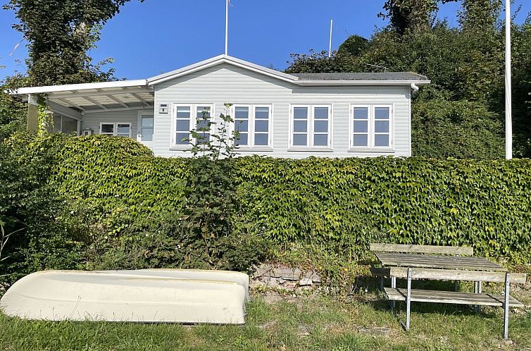 Vakantiehuis "Drifa" - 20m from the sea