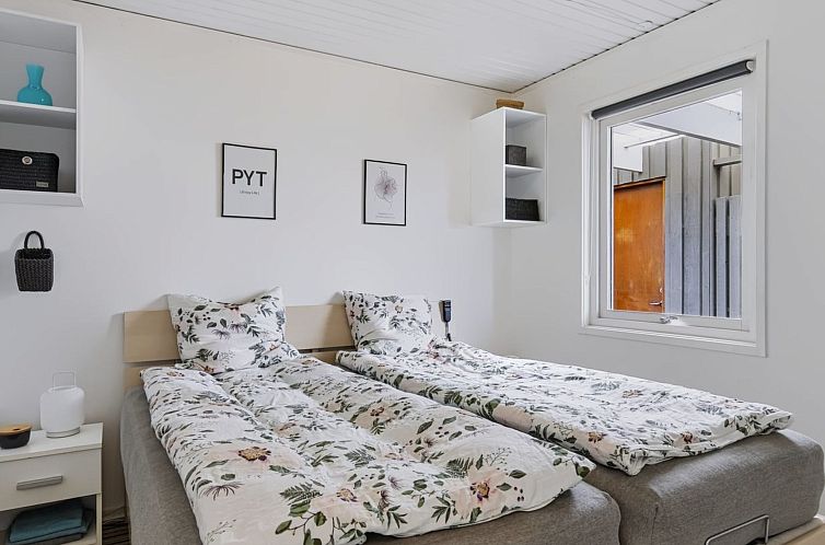 Vakantiehuis "Snioulf" - 800m from the sea