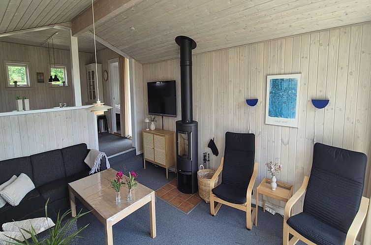 Vakantiehuis "Vinny" - 1km from the sea