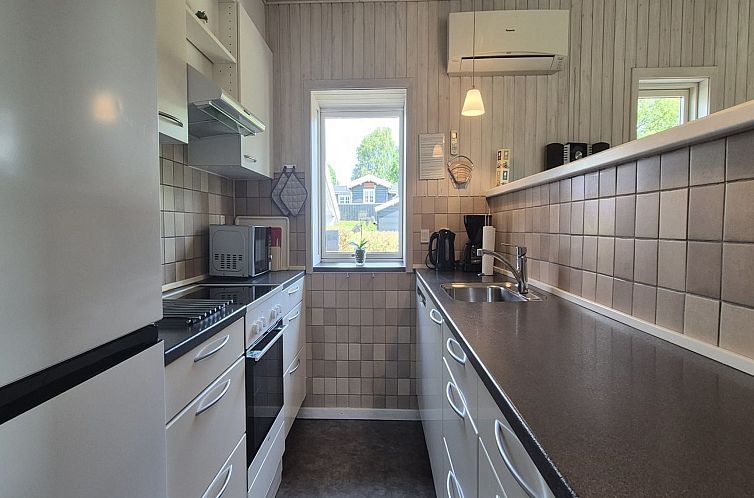 Vakantiehuis "Vinny" - 1km from the sea