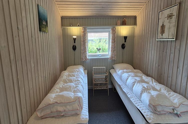 Vakantiehuis "Vinny" - 1km from the sea
