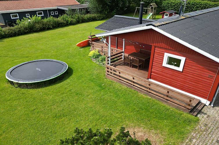Vakantiehuis "Vinny" - 1km from the sea