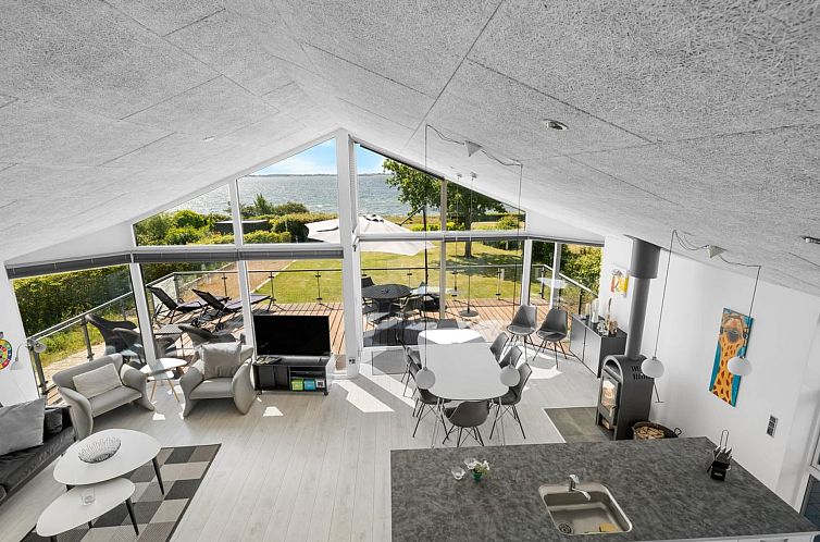 Vakantiehuis "Krum" - 300m from the sea