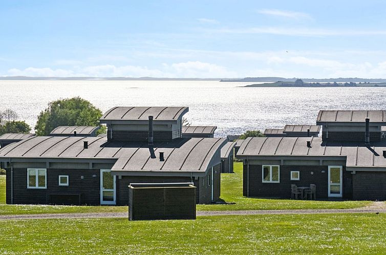 Vakantiehuis "Chayton" - 450m from the sea