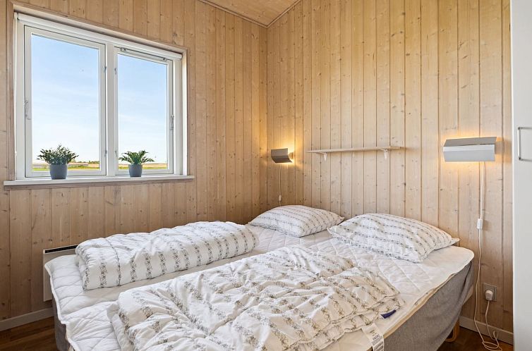 Vakantiehuis "Chayton" - 450m from the sea