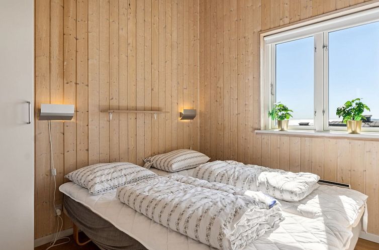 Vakantiehuis "Chayton" - 450m from the sea