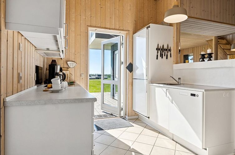 Vakantiehuis "Chayton" - 450m from the sea