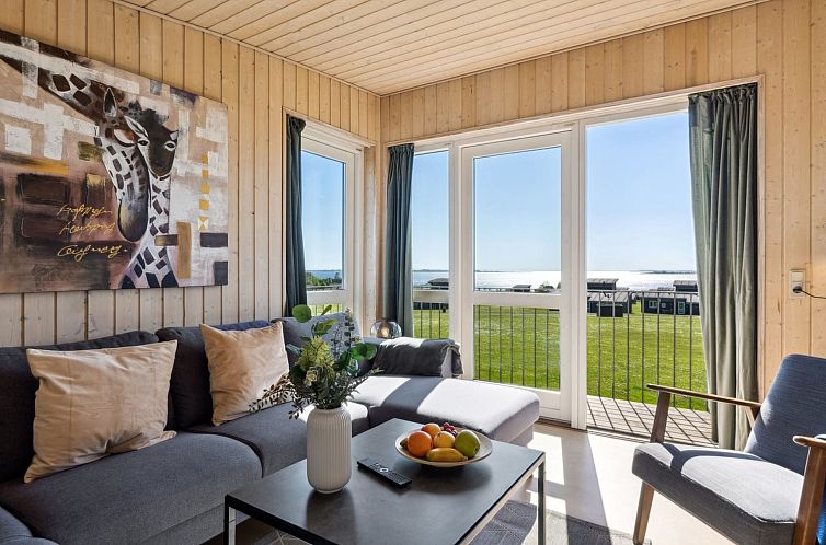 Vakantiehuis "Chayton" - 450m from the sea