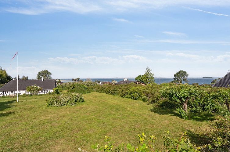 Vakantiehuis "Ilkka" - 220m from the sea