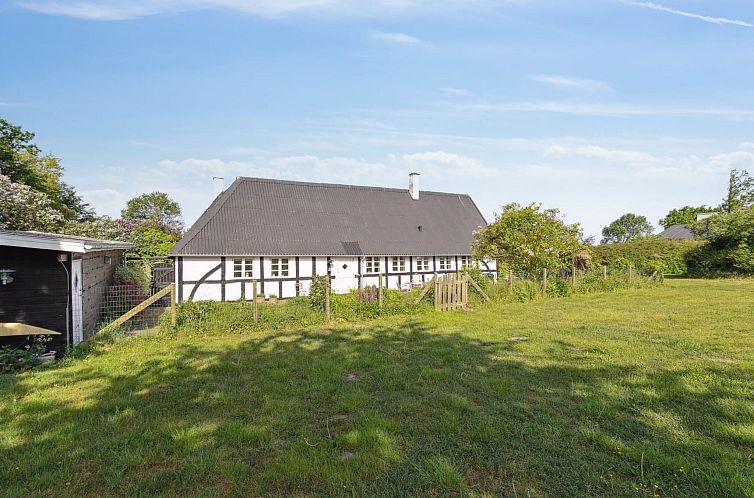 Vakantiehuis "Ilkka" - 220m from the sea