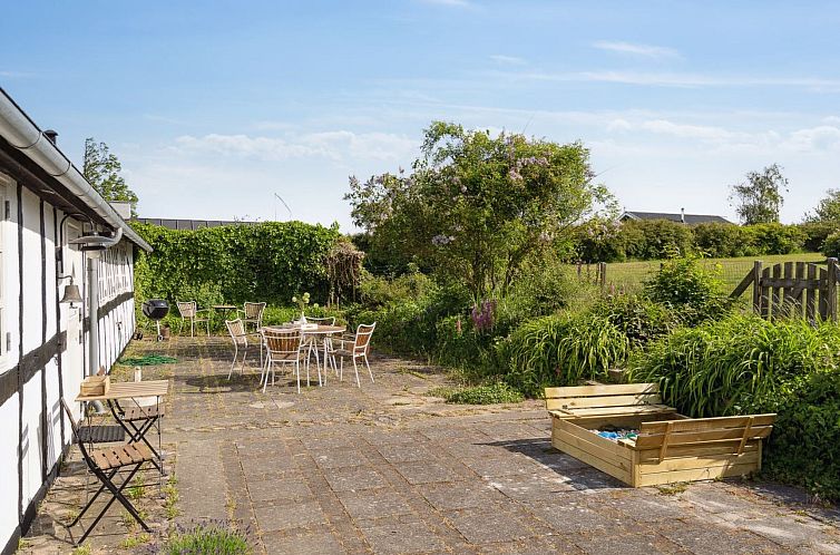 Vakantiehuis "Ilkka" - 220m from the sea