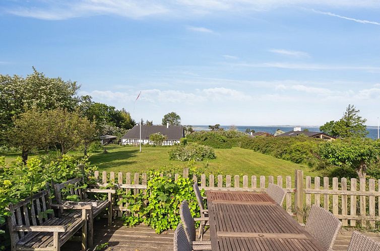 Vakantiehuis "Ilkka" - 220m from the sea