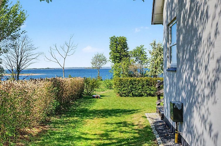Vakantiehuis "Ubavka" - 100m from the sea