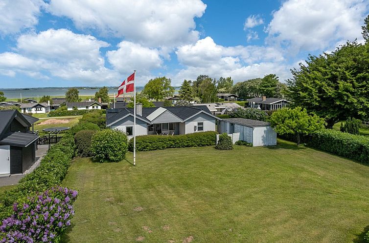 Vakantiehuis "Rise" - 250m from the sea