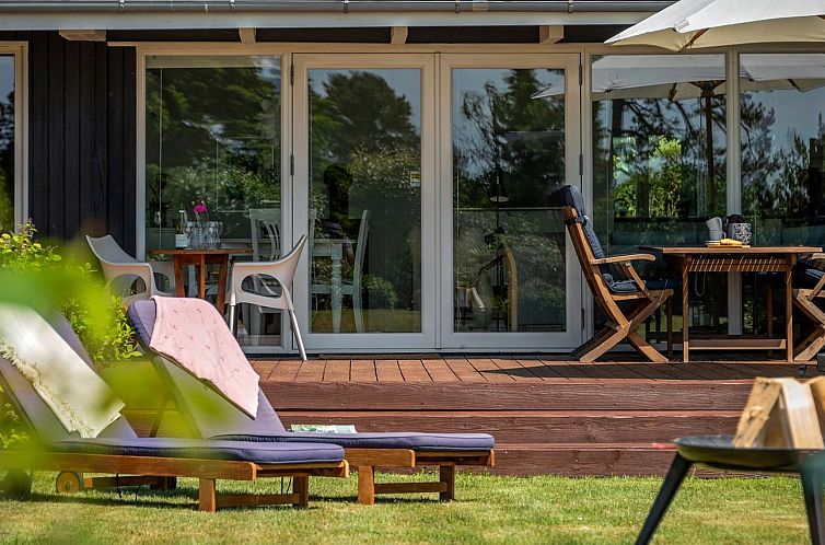 Vakantiehuis "Rise" - 250m from the sea