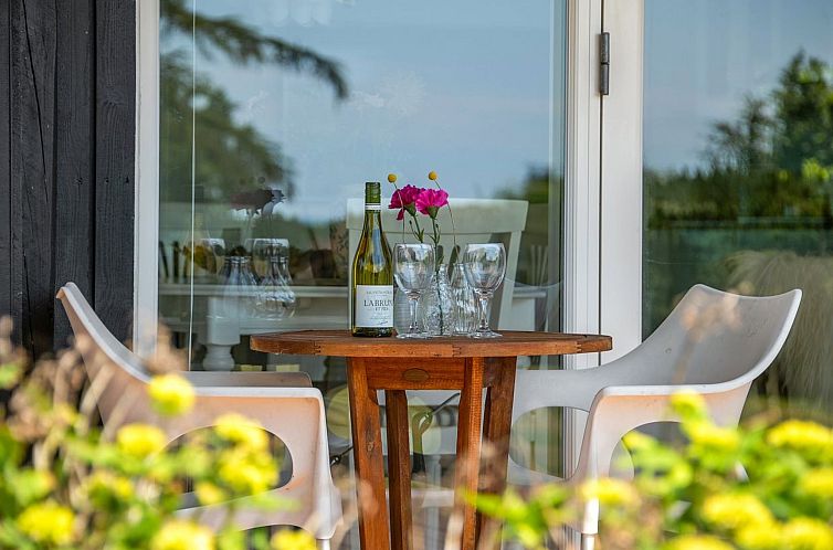 Vakantiehuis "Rise" - 250m from the sea