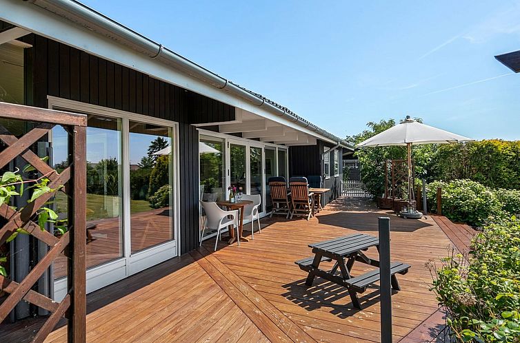 Vakantiehuis "Rise" - 250m from the sea