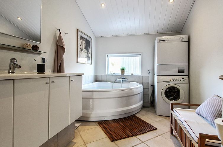 Vakantiehuis "Rise" - 250m from the sea