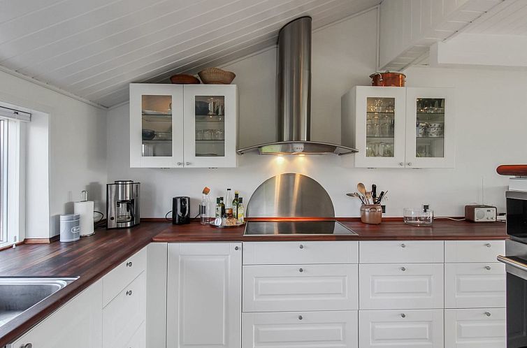 Vakantiehuis "Rise" - 250m from the sea