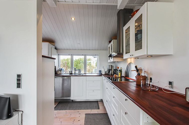 Vakantiehuis "Rise" - 250m from the sea