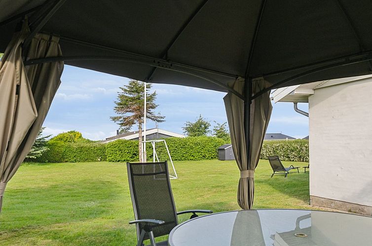 Vakantiehuis "Zezilie" - 500m from the sea