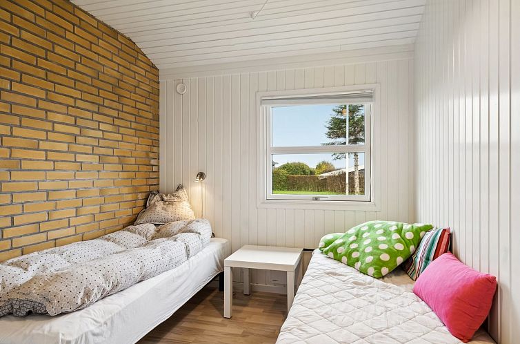 Vakantiehuis "Zezilie" - 500m from the sea