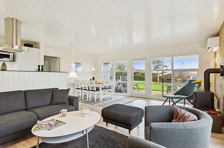 Vakantiehuis "Zezilie" - 500m from the sea
