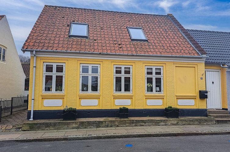 Vakantiehuis "Noreen" - 500m from the sea